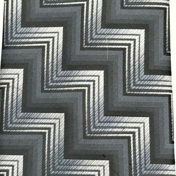 John Ashford Neck Tie Mens 100% Polyester Grey Gray Chevron Handmade Office - Picture 1 of 7